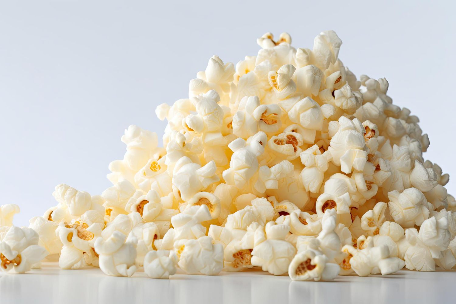 The Ultimate Guide to Healthy Snacking: Why Low-Calorie Popcorn Should Be Your Go-To